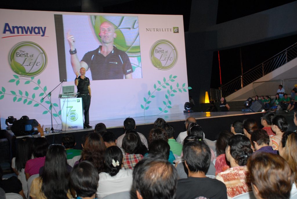 Bob Tully shares his expertise regarding the Nutrilite brand and optimal health with Amway Business Owners. Manila, Philippines.